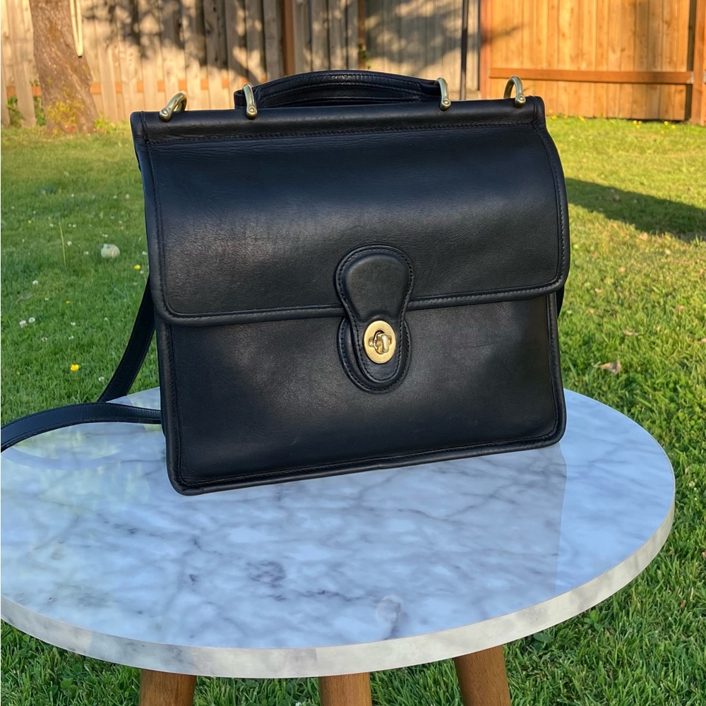 Coach Willis Black Leather Crossbody Bag Turnlock Closure No. G2P-9927